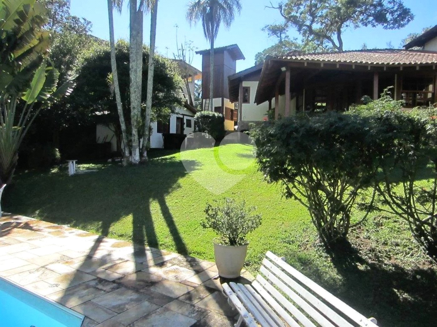 Casa à venda com 3 suítes no condomínio Associação Reserva das Hortênsias, Mairiporã - SP