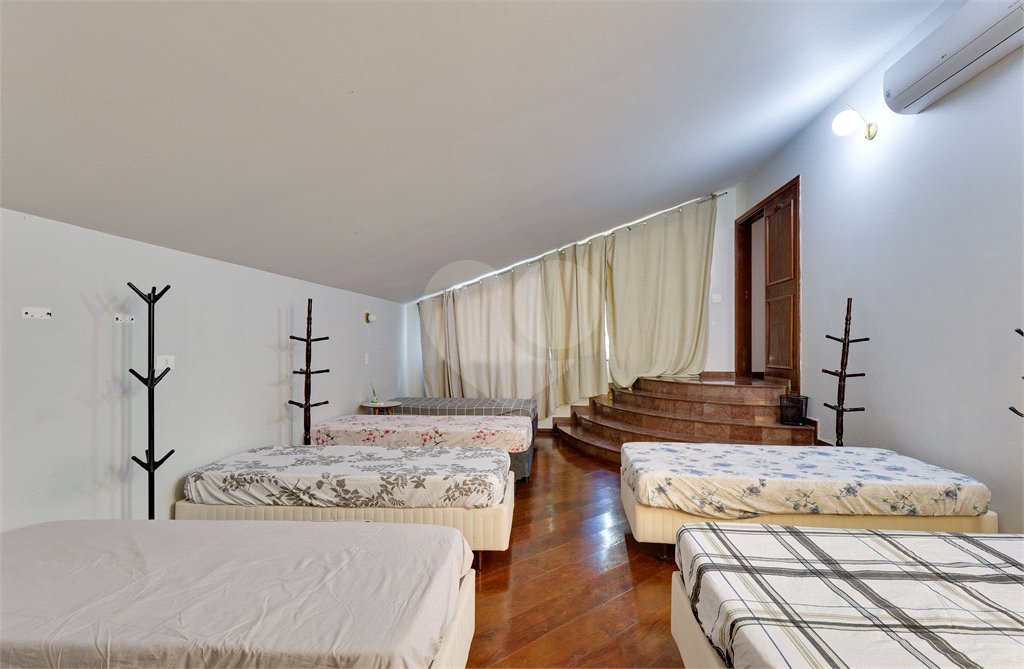 Casa Térrea à venda com 5 quartos, sendo 2 suítes, em Alto da Boa Vista, São Paulo, SP