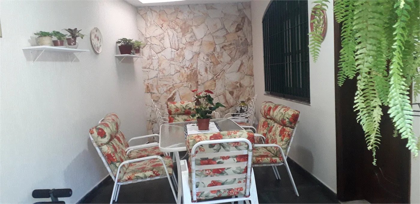 Casa à venda com 3 quartos, sendo 2 suítes,  em Jardim Leonor, São Paulo, SP