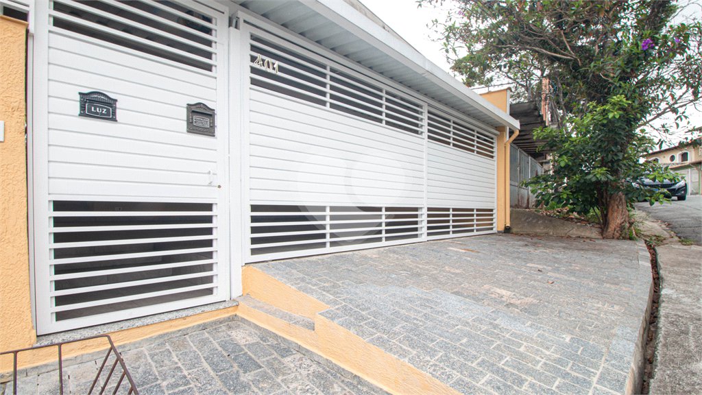 Sobrado à venda com 4 quartos, sendo 1 suíte, em Jardim Peri Peri, São Paulo, SP