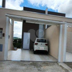 Casa à venda com 3 quartos, sendo 1 suíte, em Vila Santa Rosália, São Roque, SP