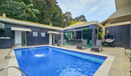 Casa à venda com 5 quartos, sendo 3 suítes,  em Riviera de São Lourenço, Bertioga, SP