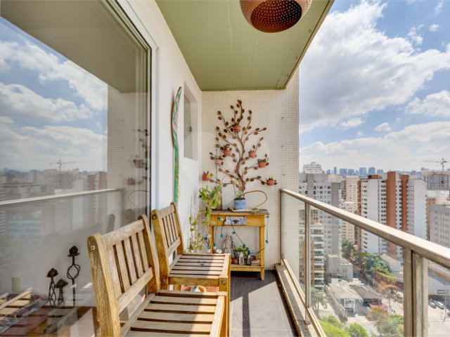 Apartamento à venda com 2 quartos, sendo 1 suíte,  em Campo Belo, São Paulo, SP
