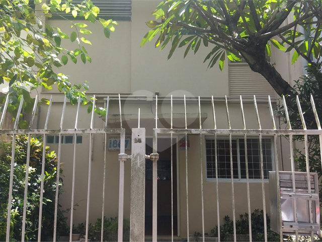 Sobrado à venda com 3 quartos, sendo 1 suíte,  em Alto da Boa Vista, São Paulo, SP