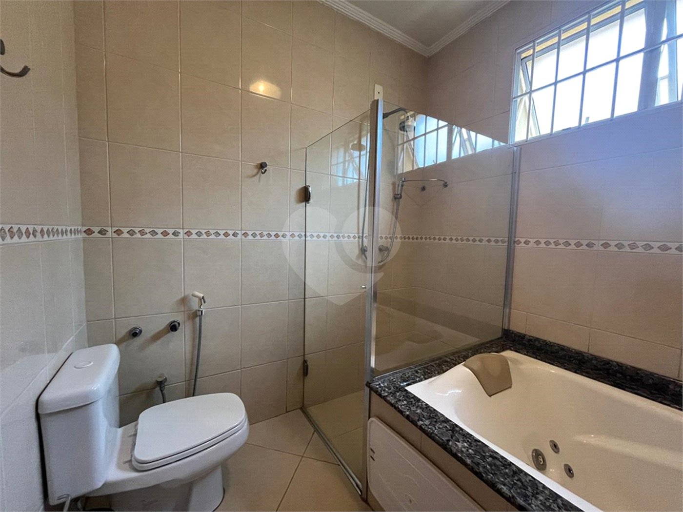 Sobrado à venda com 4 quartos, sendo 1 suíte,  em Vila Cordeiro, São Paulo, SP