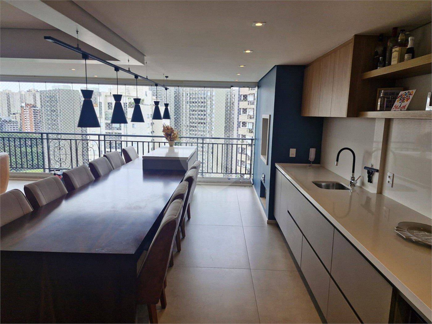 Apartamento à venda com 3 suítes em Vila Suzana, São Paulo, SP