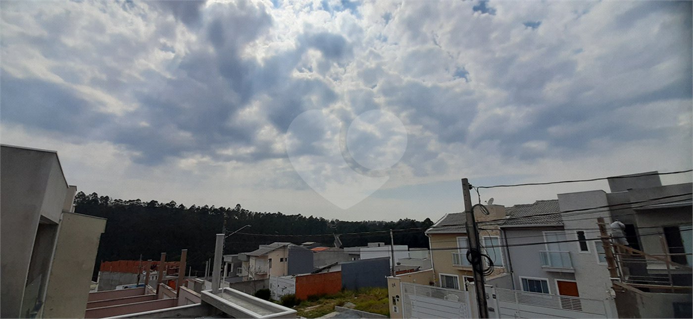 Sobrado à venda com 3 quartos, sendo 1 suíte, em Laranjeiras, Caieiras, SP