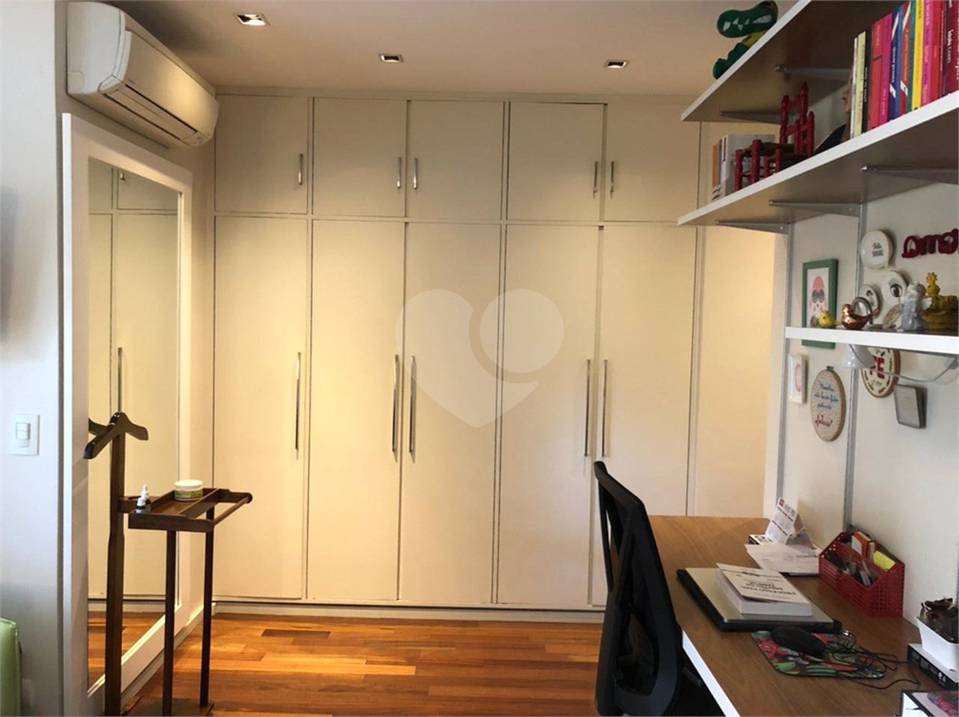 Apartamento à venda com 4 quartos, sendo 3 suítes, em Alto da Boa Vista, São Paulo, SP