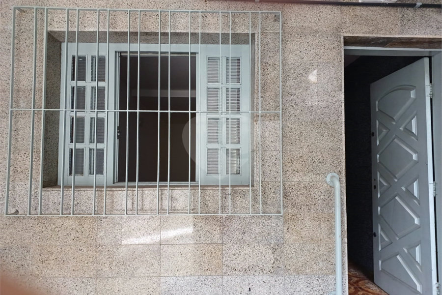Sobrado à venda com 3 quartos em Santa Terezinha, São Paulo, SP