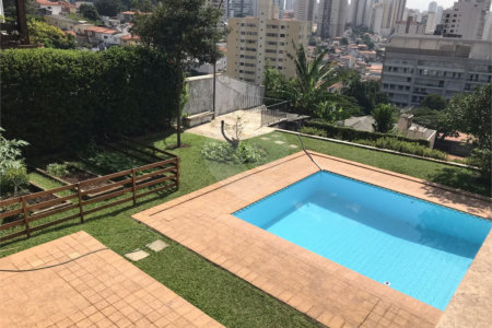 Sobrado à venda com 5 quartos, sendo 1 suíte, em Jardim São Bento, São Paulo, SP