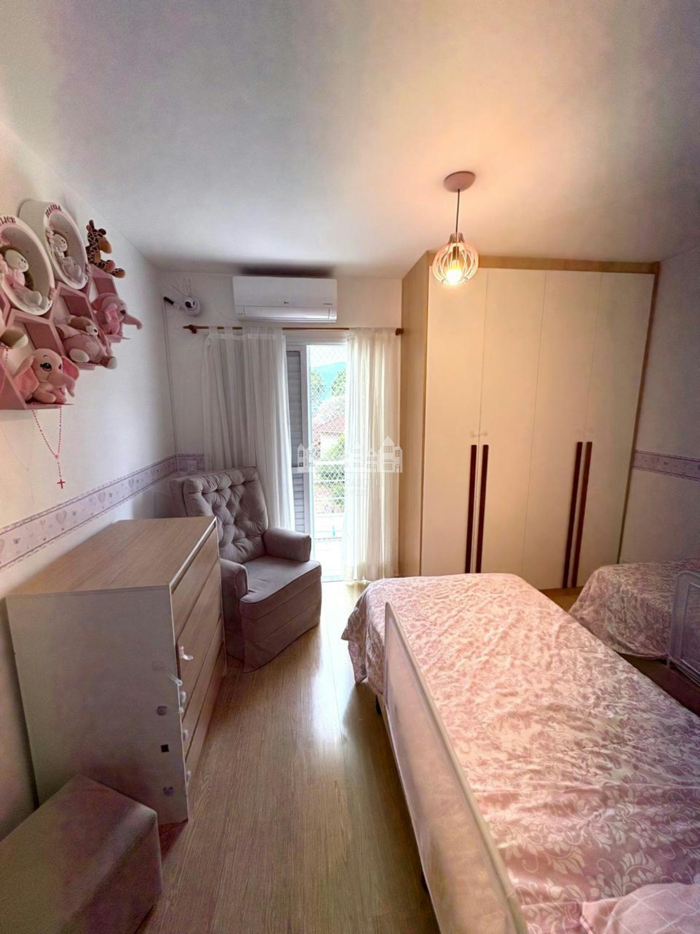Sobrado à venda com 3 quartos, sendo 1 suíte, em Jardim Paulista, Atibaia, SP