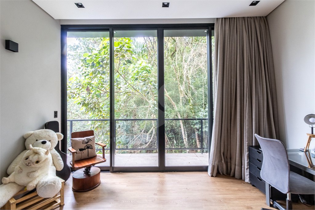Casa à venda com 4 suítes no condomínio Granja do Morumbi, São Paulo - SP