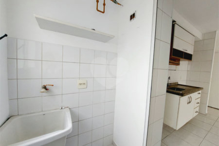 Apartamento à venda ou para alugar com 2 quartos em Vila Anastácio, São Paulo, SP