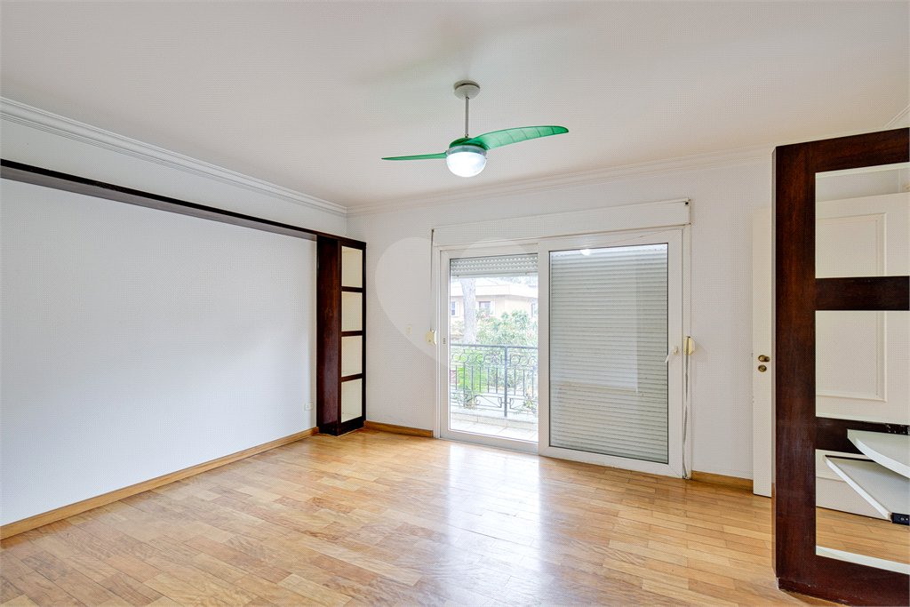 Casa à venda com 4 suítes no condomínio Solar Andaluz, São Paulo - SP