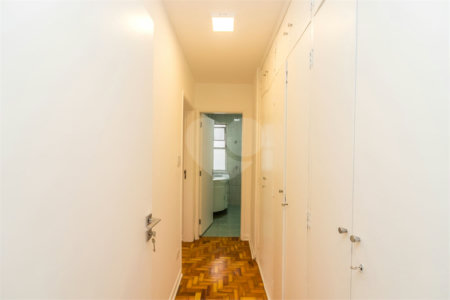 Apartamento à venda com 3 quartos, sendo 1 suíte, em Itaim Bibi, São Paulo, SP