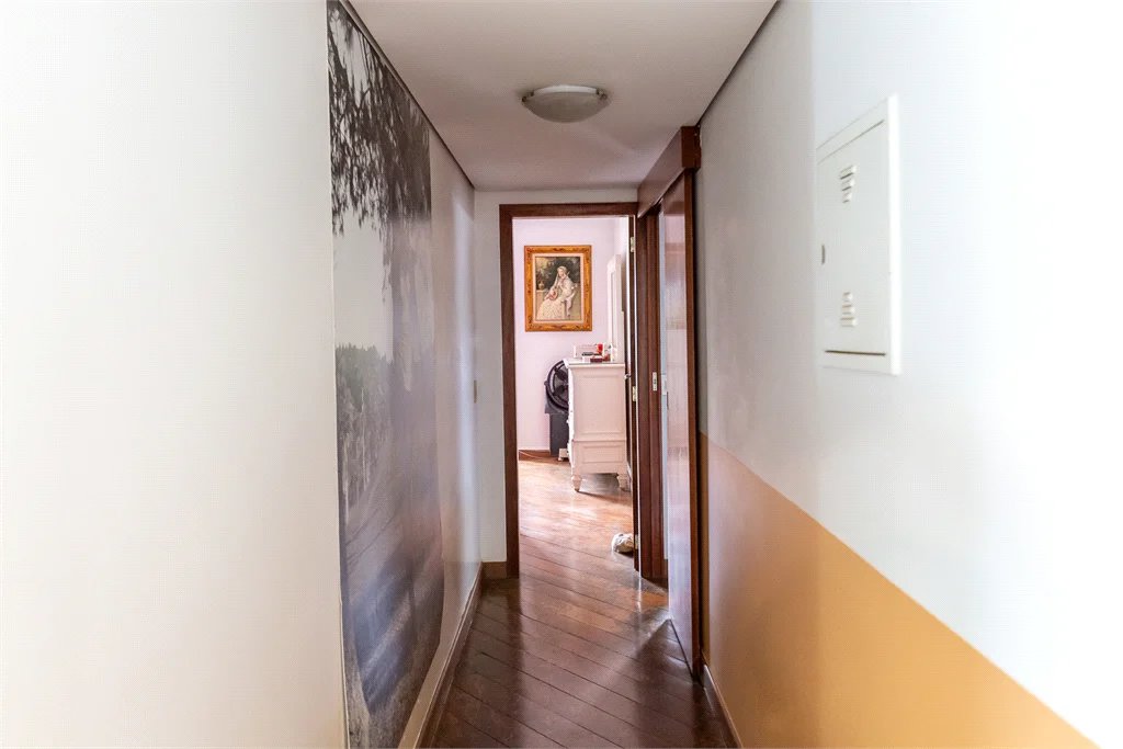 Casa à venda com 4 quartos, sendo 2 suítes, em Brooklin Paulista, São Paulo, SP