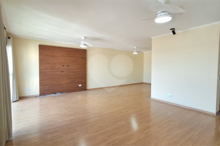 Apartamento à venda com 3 quartos, sendo 1 suíte,  em Alto da Boa Vista, São Paulo, SP
