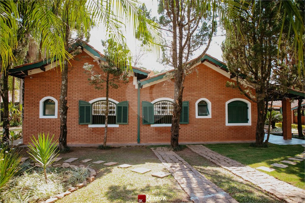 Chácara à venda com 10 quartos, sendo 2 suítes, em Mombaça, São Roque, SP