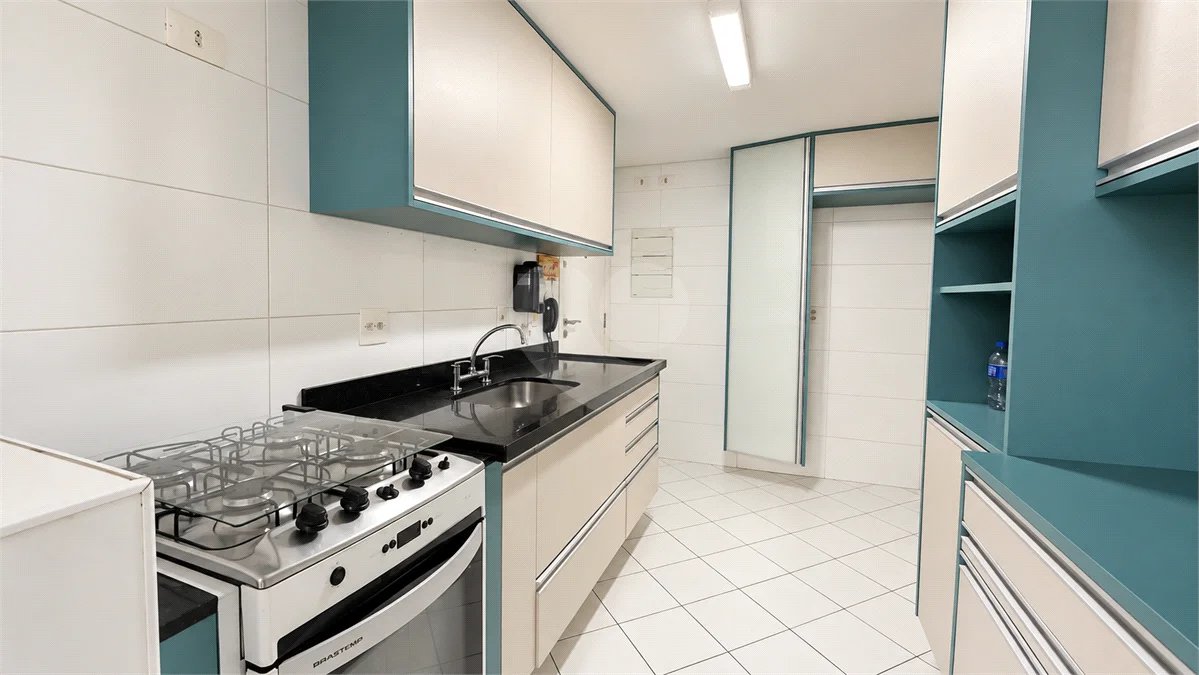 Apartamento à venda com 3 quartos, sendo 1 suíte, em Jardim das Acácias, São Paulo, SP