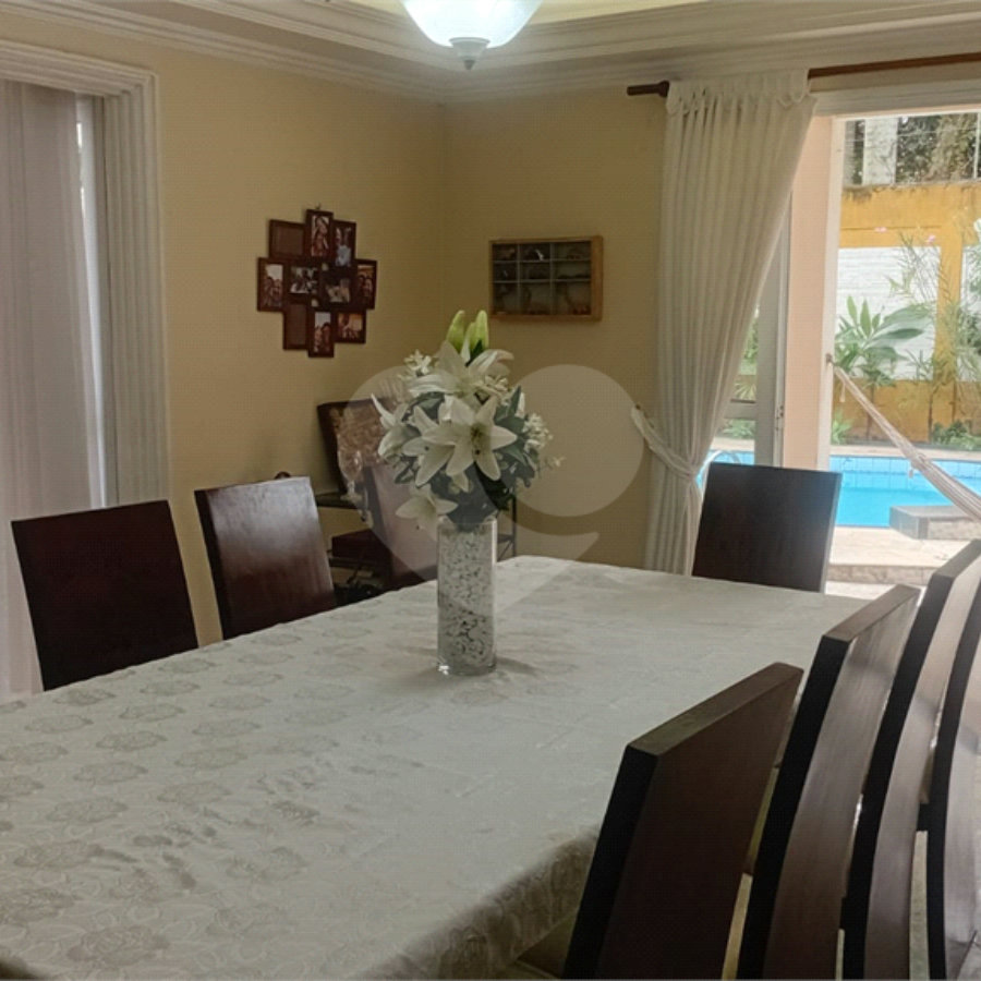 Casa à venda com 4 quartos, sendo 2 suítes, no condomínio Canamari, São Paulo - SP