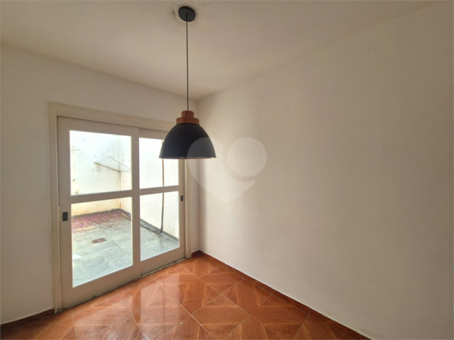 Casa à venda com 3 quartos, sendo 2 suítes,  no condomínio Quintas Marajoara, São Paulo - SP