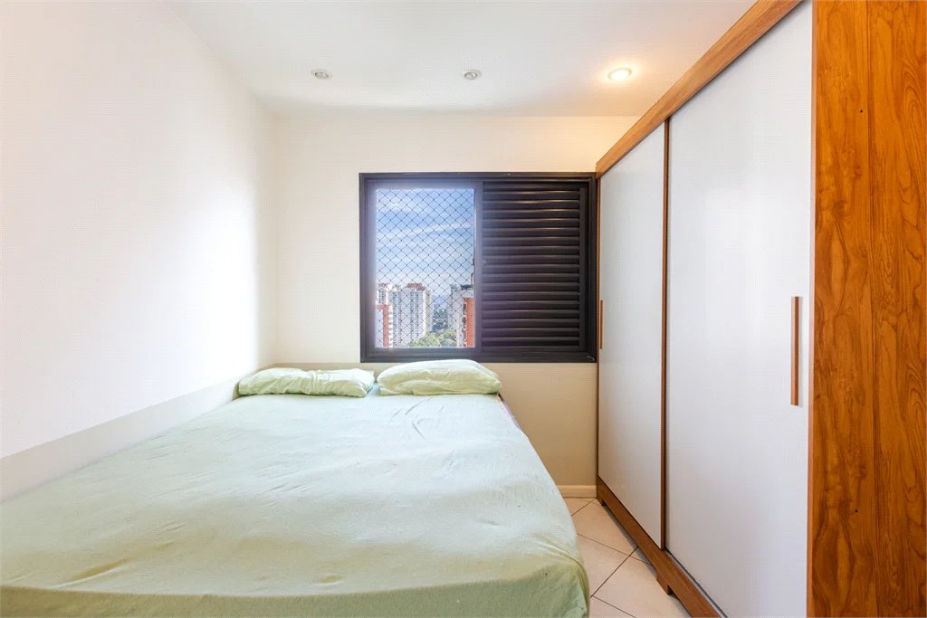 Apartamento à venda com 2 quartos, sendo 1 suíte,  em Vila Hamburguesa, São Paulo, SP