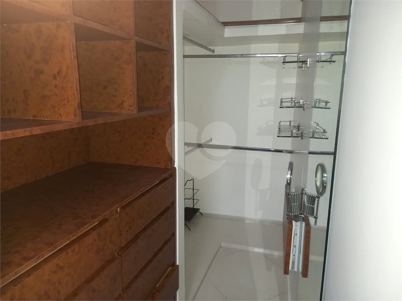 Sobrado à venda com 4 quartos, sendo 2 suítes, em Vila Hamburguesa, São Paulo, SP