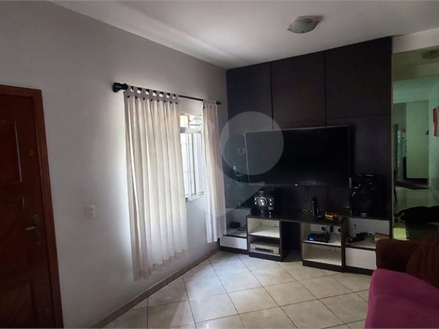 Sobrado à venda com 3 quartos, sendo 1 suíte,  em Vila Sabrina, São Paulo, SP