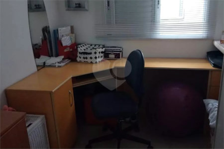 Casa à venda com 3 quartos, sendo 1 suíte, no condomínio Jardim das Palmas, São Paulo - SP