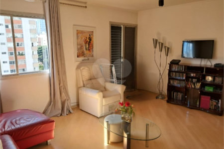 Apartamento à venda com 2 quartos em Moema, São Paulo, SP
