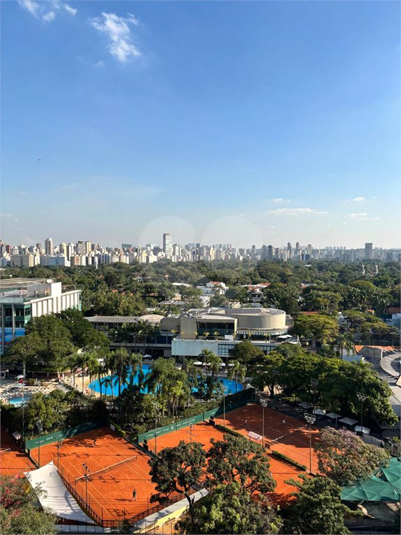 Apartamento à venda com 3 quartos, sendo 1 suíte, em Cerqueira César, São Paulo, SP