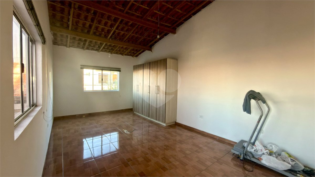 Sobrado à venda com 4 quartos, sendo 1 suíte, em Jardim Wanel Ville V, Sorocaba, SP