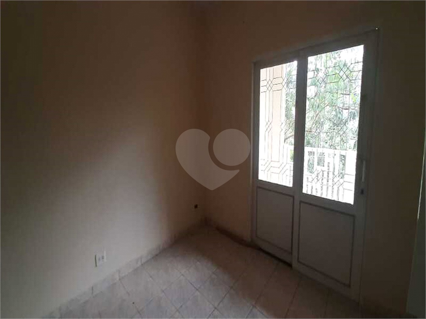 Sobrado à venda com 4 quartos, sendo 2 suítes, em Serra da Cantareira, Mairiporã, SP