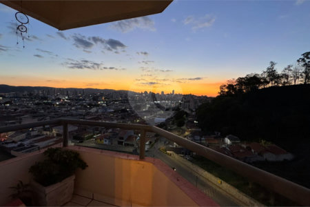 Apartamento à venda com 3 quartos, sendo 1 suíte, em Vila Aparecida, Jundiaí, SP