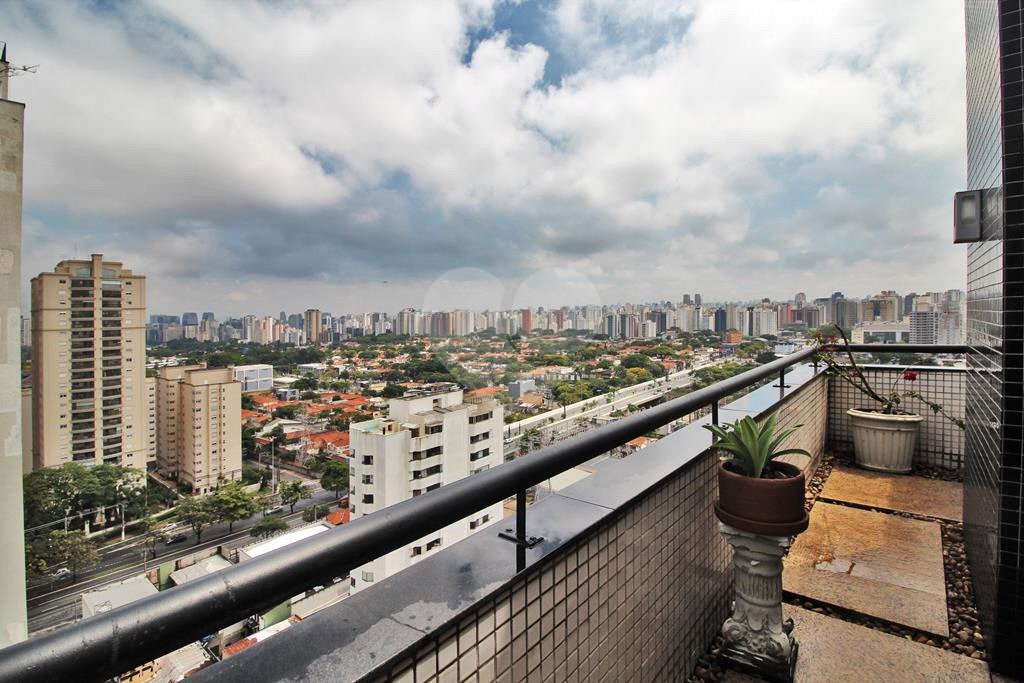 Cobertura à venda ou para alugar com 4 suítes em Campo Belo, São Paulo, SP