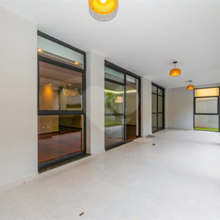 Casa à venda com 4 quartos, sendo 2 suítes, em Jardim Marajoara, São Paulo, SP