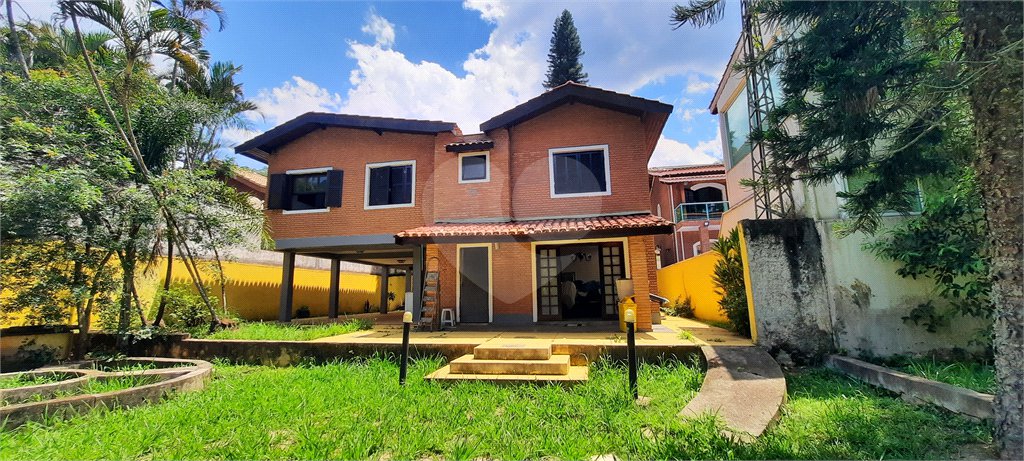 Casa à venda ou para alugar com 4 quartos, sendo 2 suítes, em Mantiqueira, Mairiporã, SP