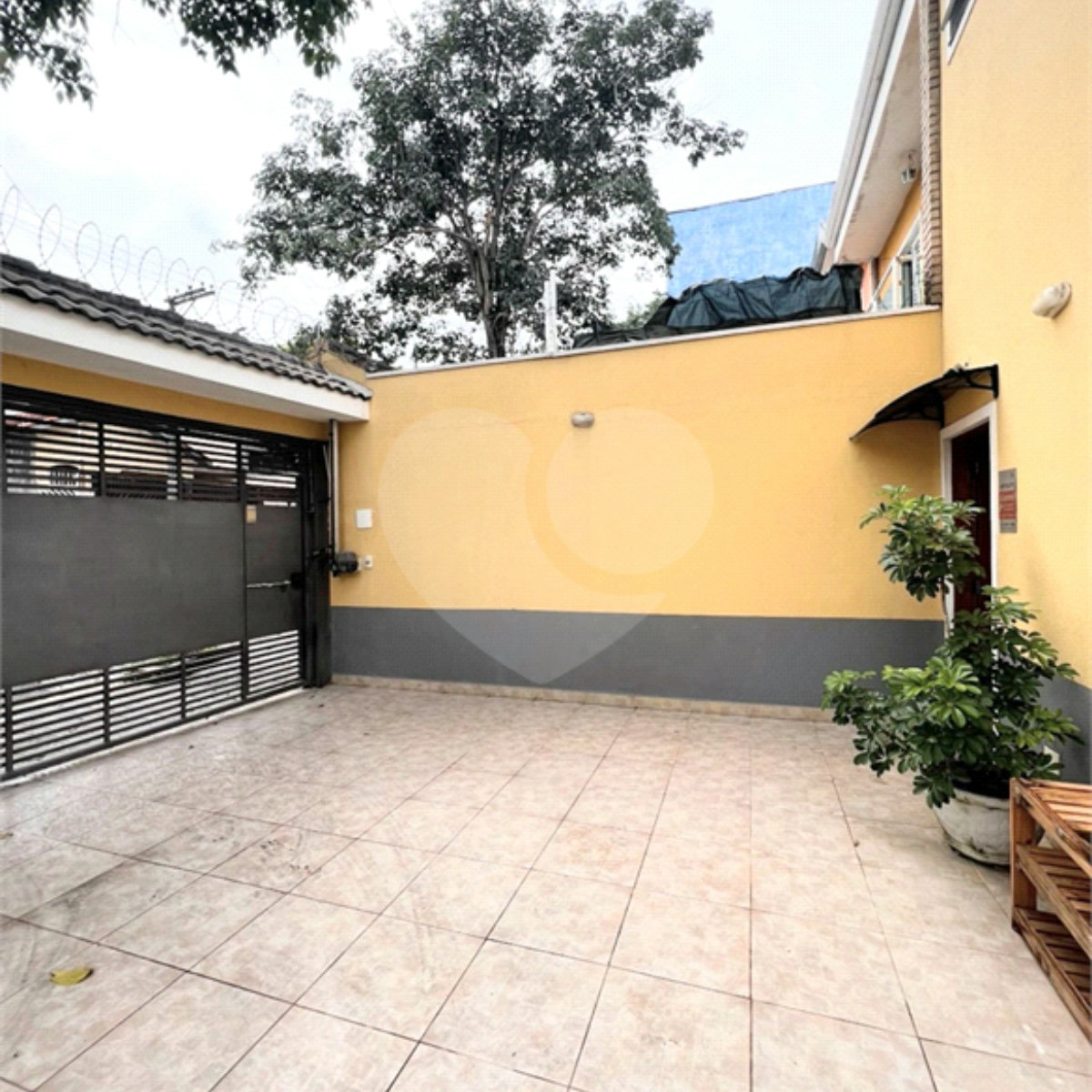 Sobrado à venda com 3 quartos, sendo 1 suíte, em Campo Grande, São Paulo, SP