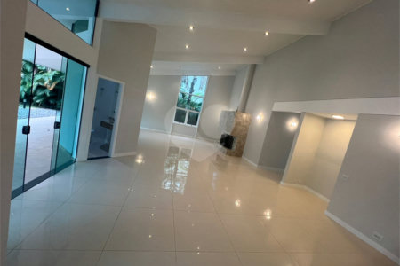 Casa à venda ou para alugar com 4 quartos, sendo 2 suítes, no condomínio Lago Azul, Araçoiaba da Serra - SP