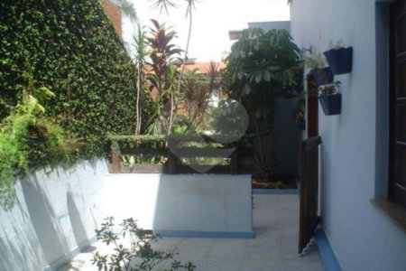 Sobrado à venda com 4 quartos, sendo 3 suítes, em Jardim São Bento, São Paulo, SP