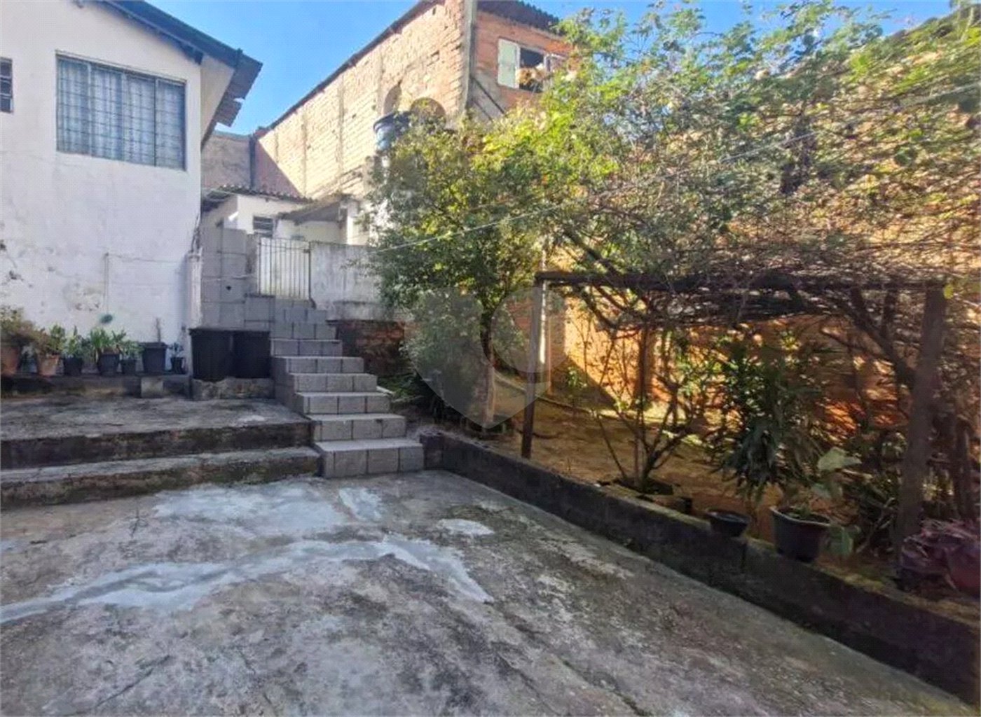 Sobrado à venda com 8 quartos em Vila Guarani, São Paulo, SP
