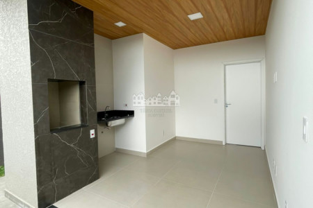 Casa à venda com 3 quartos, sendo 1 suíte, em Vila Petrópolis, Atibaia, SP