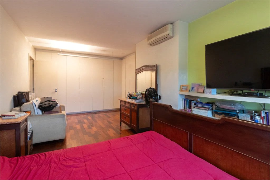 Apartamento à venda com 4 quartos, sendo 2 suítes, em Alto de Pinheiros, São Paulo, SP