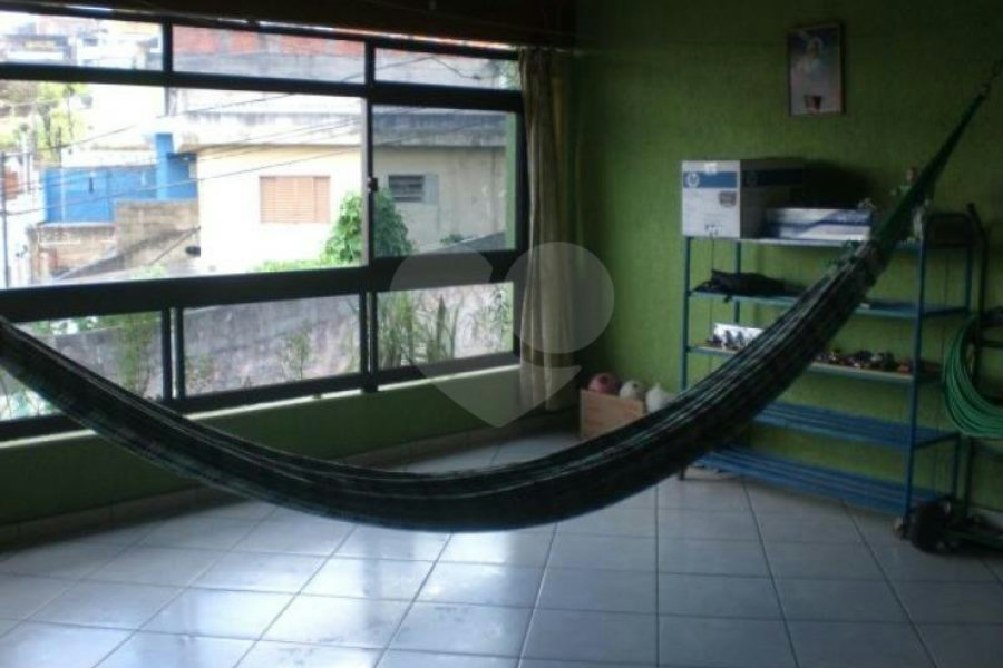 Sobrado à venda com 3 quartos, sendo 1 suíte, em Jardim Peri, São Paulo, SP