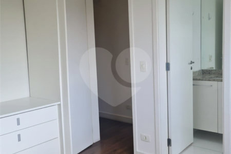 Apartamento à venda com 2 quartos, sendo 1 suíte, em Parque Reboucas, São Paulo, SP