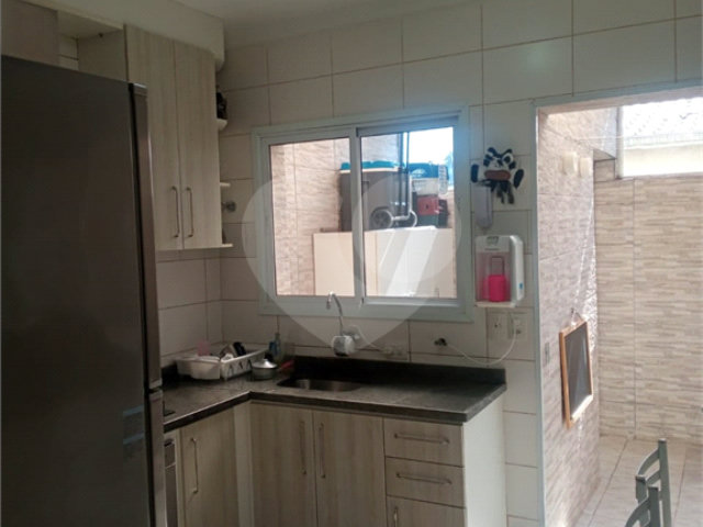 Casa à venda com 3 quartos, sendo 1 suíte,  no condomínio Village St. Louis, São Paulo - SP