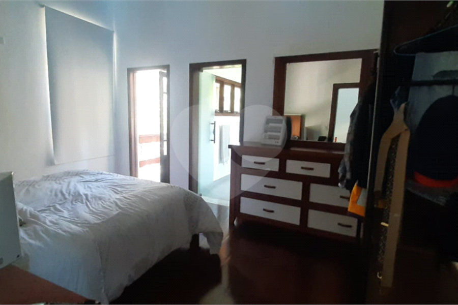 Sobrado à venda com 5 quartos, sendo 3 suítes, em Serra da Cantareira, Mairiporã, SP