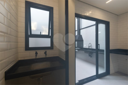 Sobrado à venda com 3 quartos, sendo 1 suíte, em Vila Gumercindo, São Paulo, SP