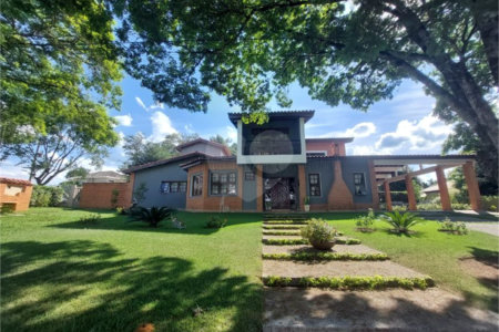 Casa à venda com 4 quartos, sendo 2 suítes, no condomínio Vivendas do Lago, Sorocaba - SP