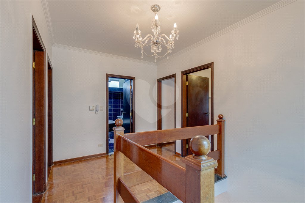 Sobrado à venda com 4 quartos, sendo 1 suíte, em Alto da Boa Vista, São Paulo, SP